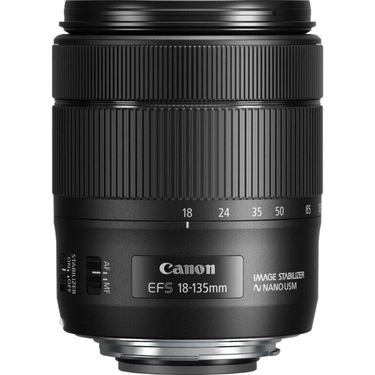 Canon EF-S 18-135mm f/3.5-5.6 IS USM lens, versatile zoom for Canon cameras.