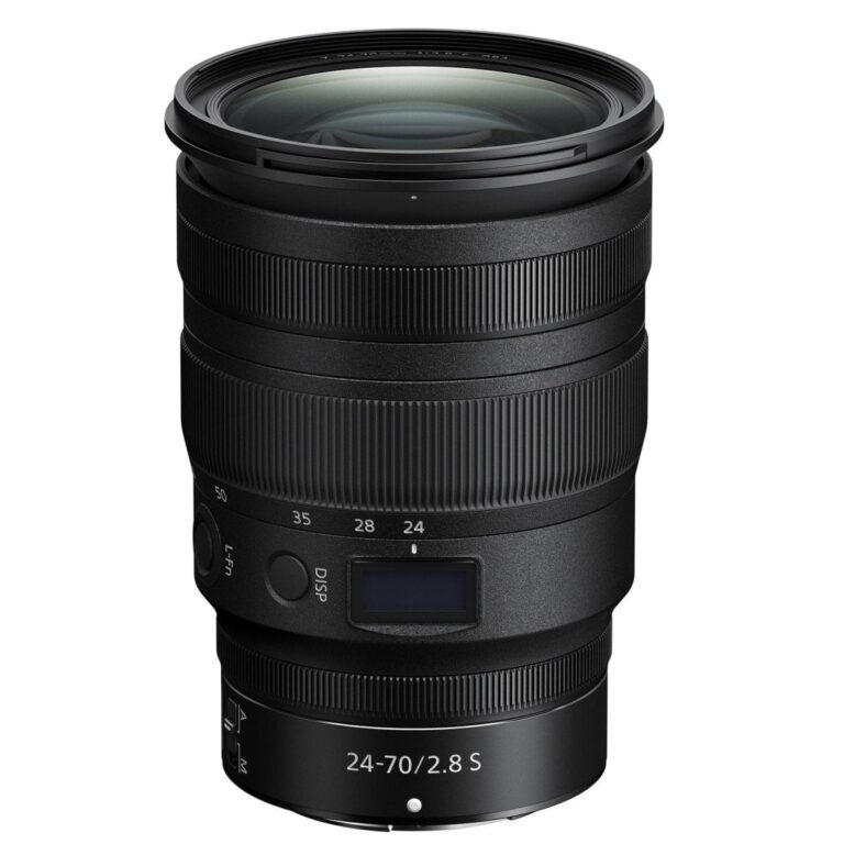 Professional 24-70mm f/2.8 camera lens for versatile photography.