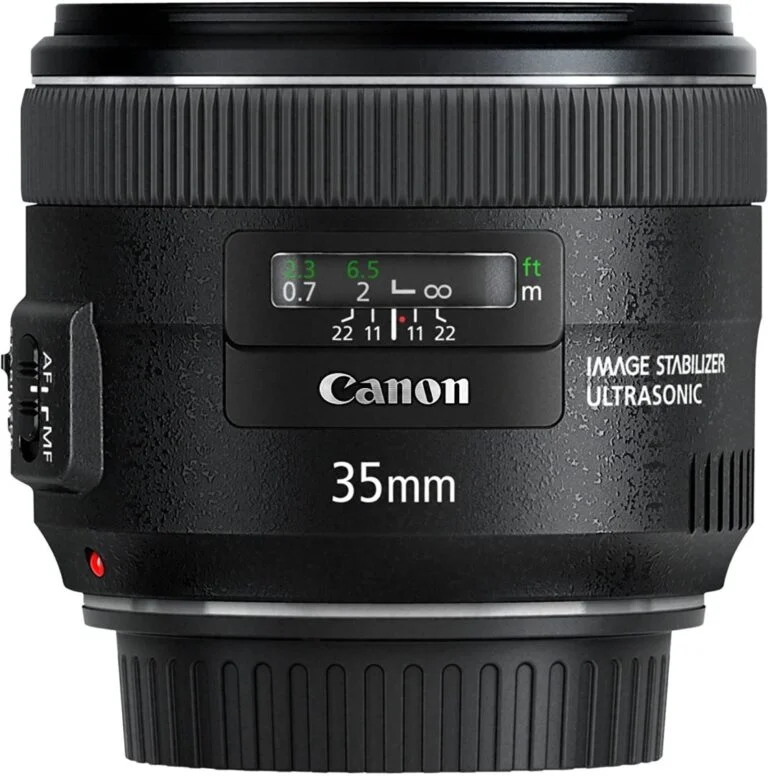 Canon EF 35mm f/2 IS USM lens with image stabilizer, ideal for photography enthusiasts.