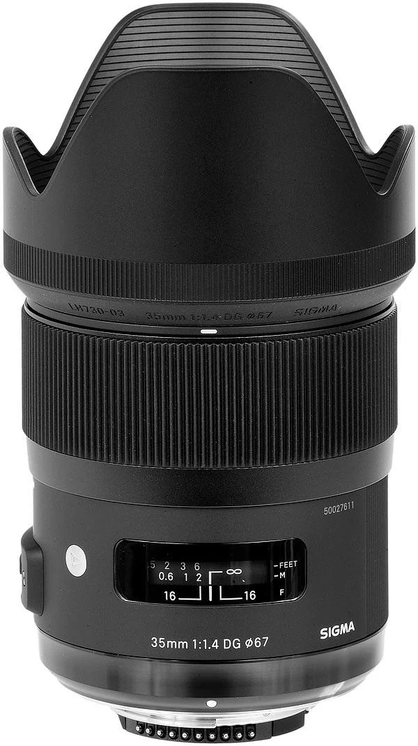 Sigma 35mm F1.4 DG HSM lens for professional photography.