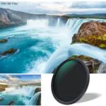 Comparison of waterfall photos with and without ND filter, showcasing photography equipment effects.