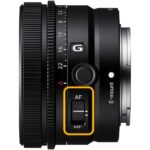 Sony E mount lens with autofocus and manual focus switch, ideal for mirrorless cameras.