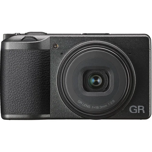 Compact digital camera with wide-angle lens, ideal for photography enthusiasts.