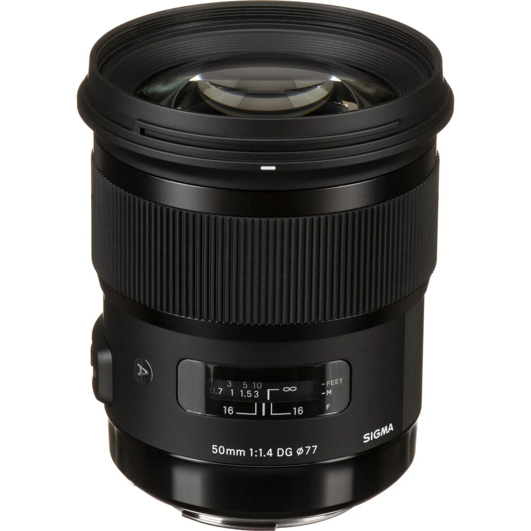 1656436840_1045458 Sigma 50mm f/1.4 DG lens for professional photography, available at Camix camera shop UK.