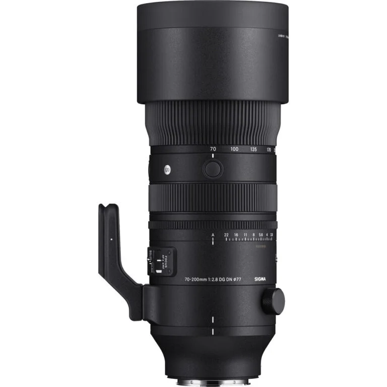 Sigma 70-200mm f/2.8 DG DN lens for mirrorless cameras, available at Camix UK.